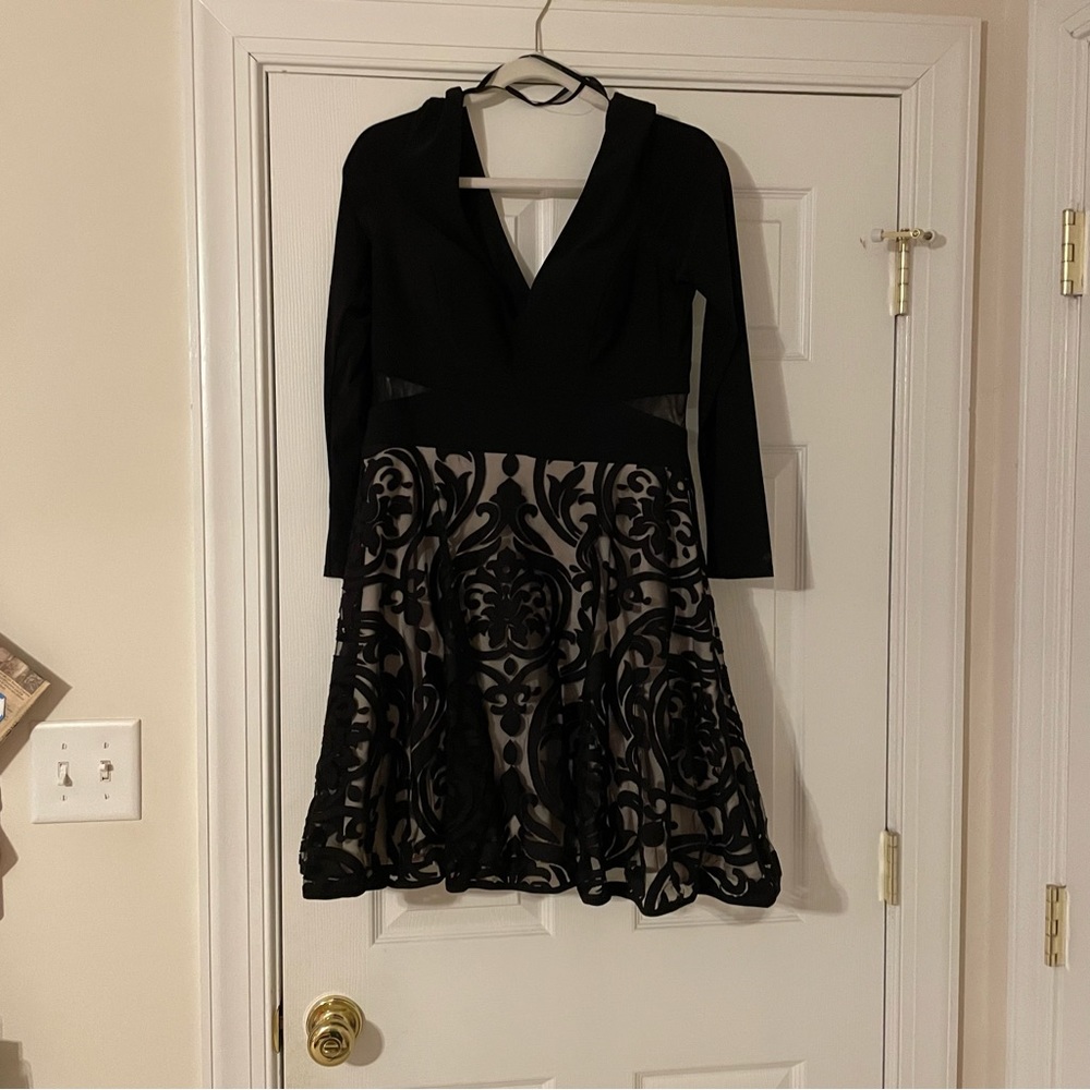 XSCAPE Long Sleeve V-Neck Fit & Flare Dress Black Nude size 12